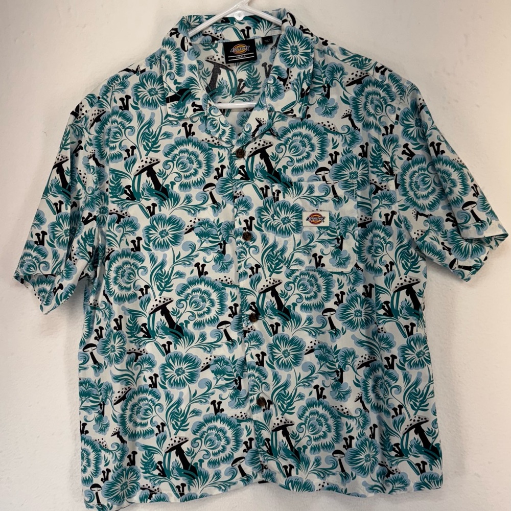 NWT Dickies Hawaiian Shirt Men Floral Mushrooms All Over Print Camp Collar S/P